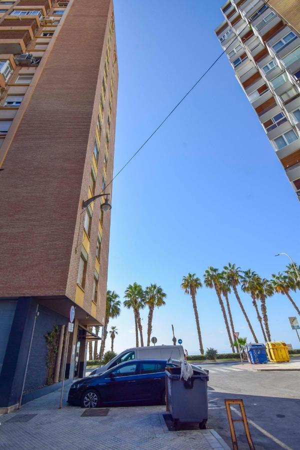 P&P Apartamentos Paseo Maritimo Pablo Ruiz Picasso Малага Екстер'єр фото